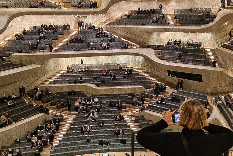 Blick von Elbphilharmonie Hamburg Foto Anita Arneitz (1)