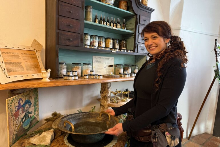 Anika Plešec vom Apotheken und Alchemiemuseum Radovljica
